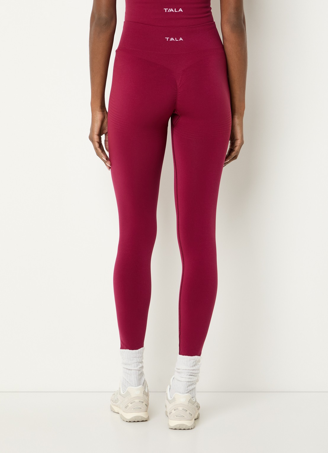 TALA Sculpt Seamless high waist skinny fit trainingslegging - achterkant 3 kersenrood