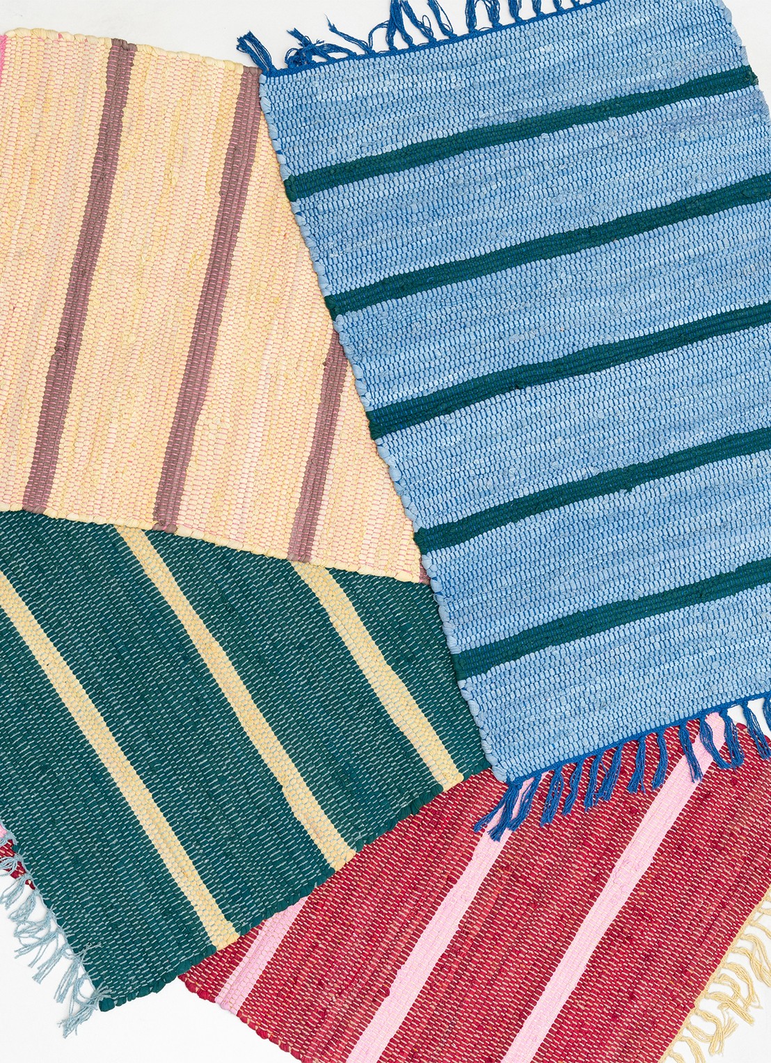 Tarta Gelatina Upcycled vloerkleed met print - detail 3 donkerblauw