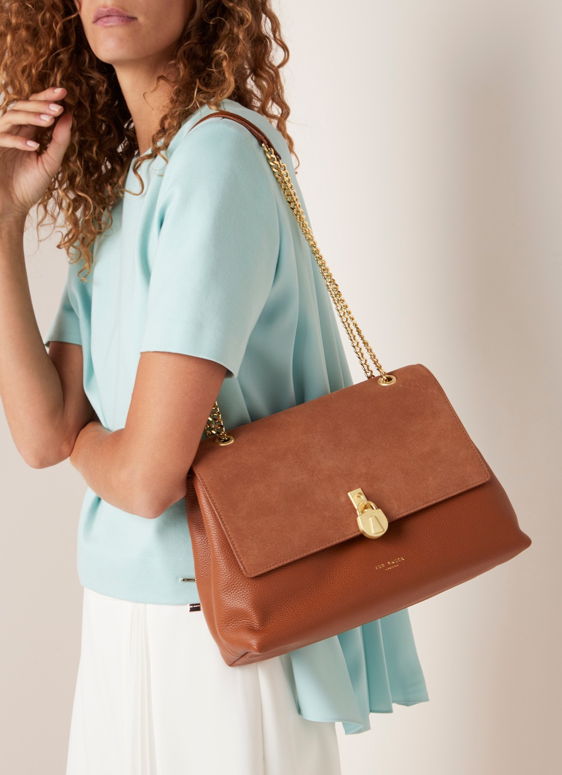 Ted Baker Hermiaa schoudertas van leer en suède - voorkant 2 cognac