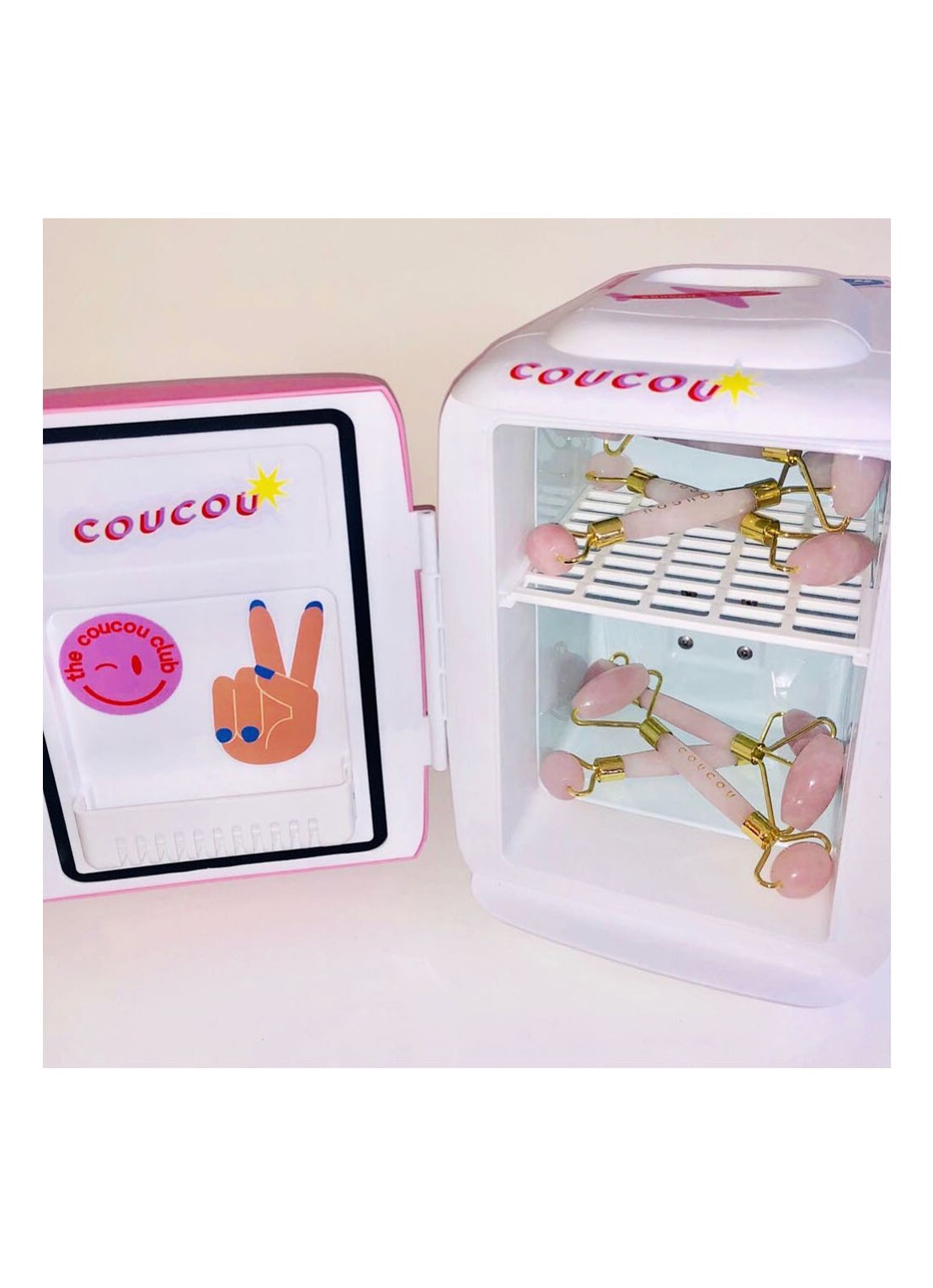 The Coucou Club Coucou Rose Quartz Roller - gezichtsroller - detail 2 lichtroze