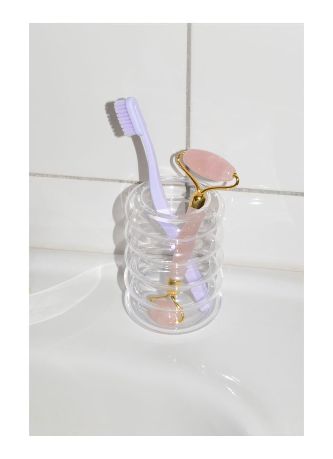 The Coucou Club Coucou Rose Quartz Roller - gezichtsroller - detail 3 lichtroze