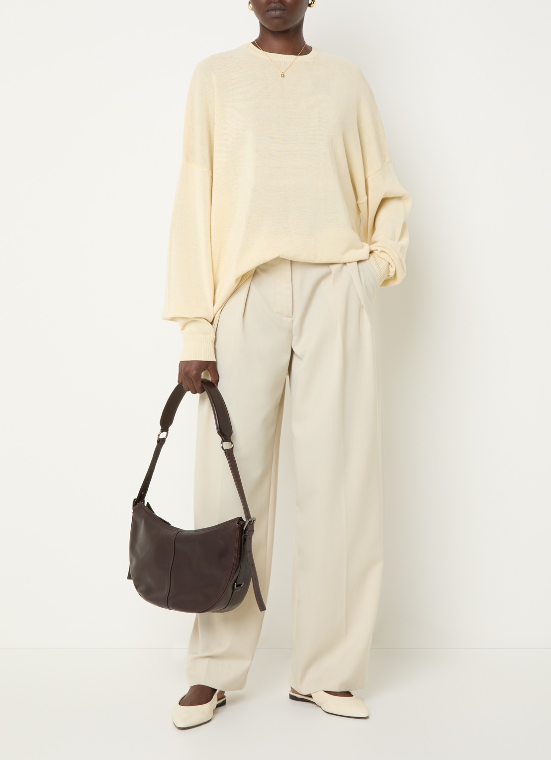 The Frankie Shop Basel oversized fijngebreide trui met ronde hals - voorkant 3 ivoor