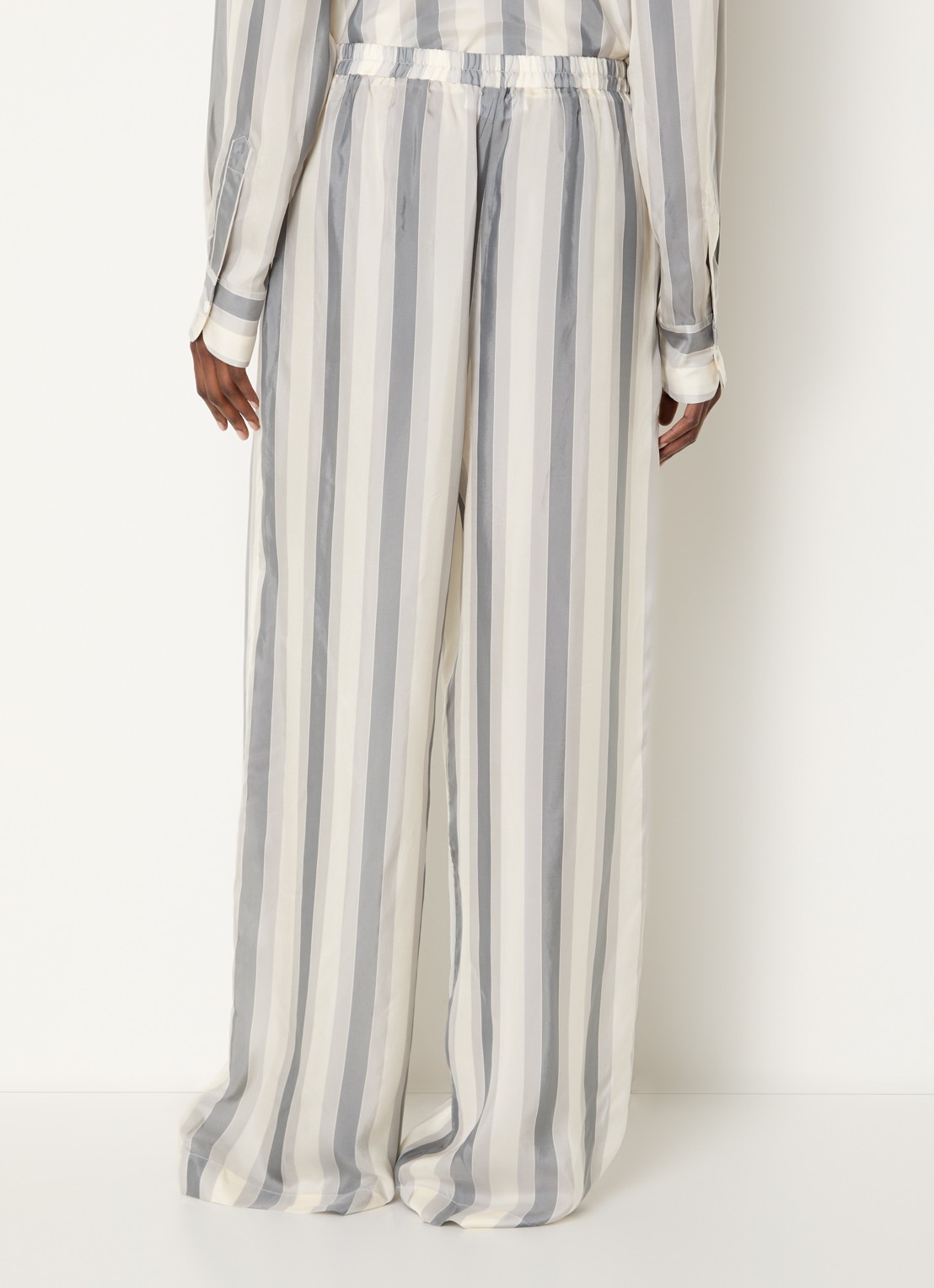The Frankie Shop Baxter semi-transparante broek met streepprint - achterkant grijs