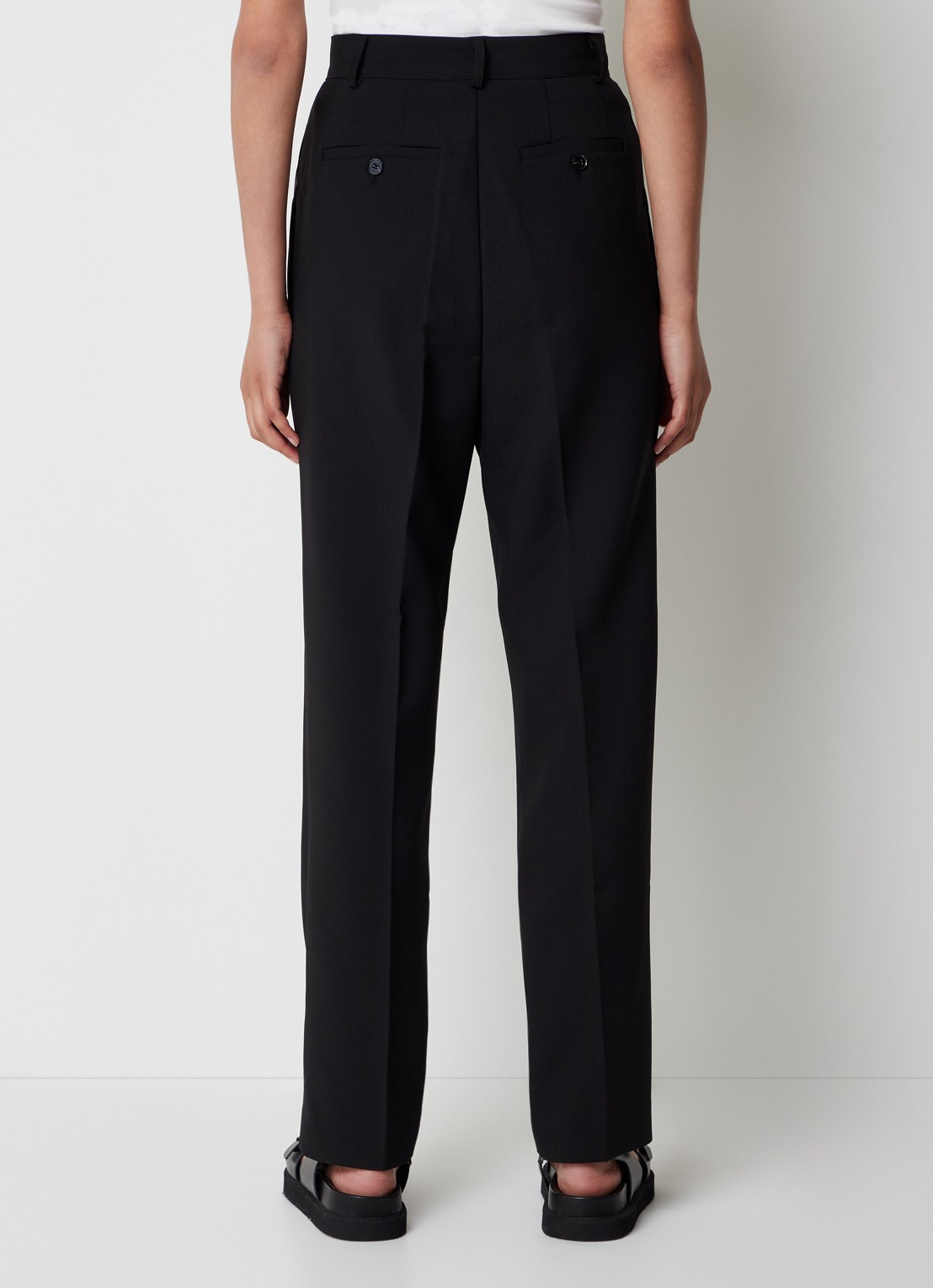The Frankie Shop Bea high waist straight leg pantalon met steekzakken - achterkant zwart