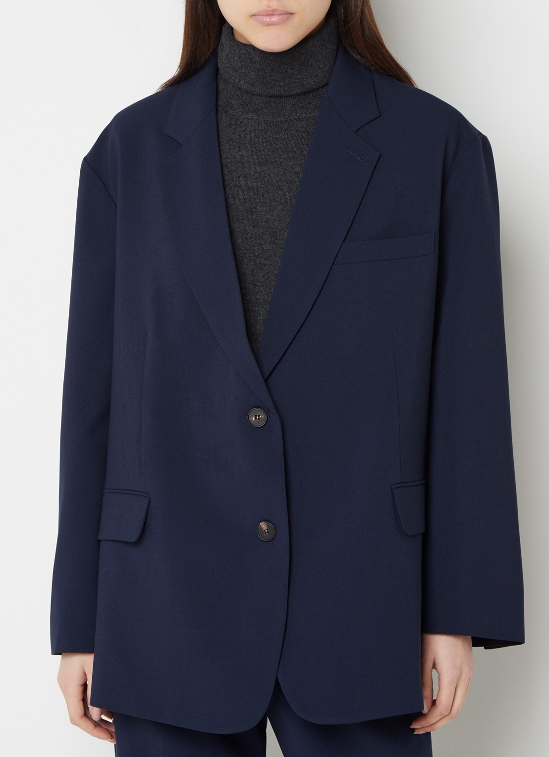 The Frankie Shop Bea oversized blazer met klepzakken - detail blauw