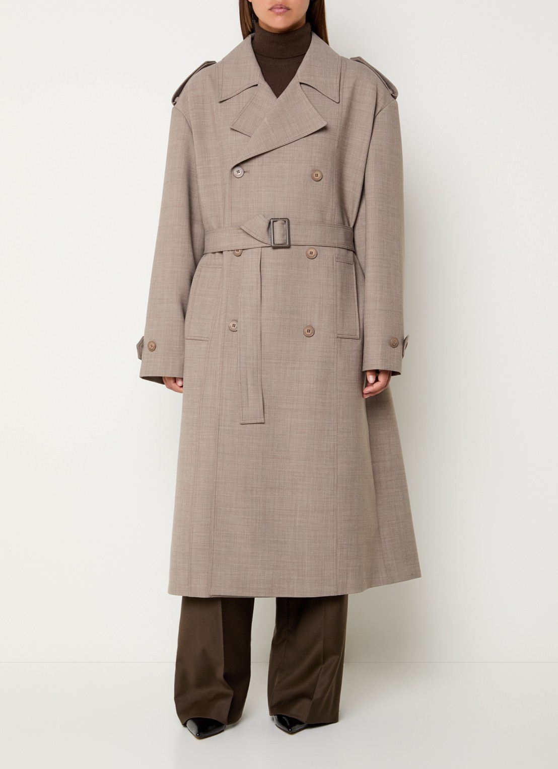 The Frankie Shop Bleecker double-breasted trenchcoat in scheerwolblend met ceintuur - detail zand