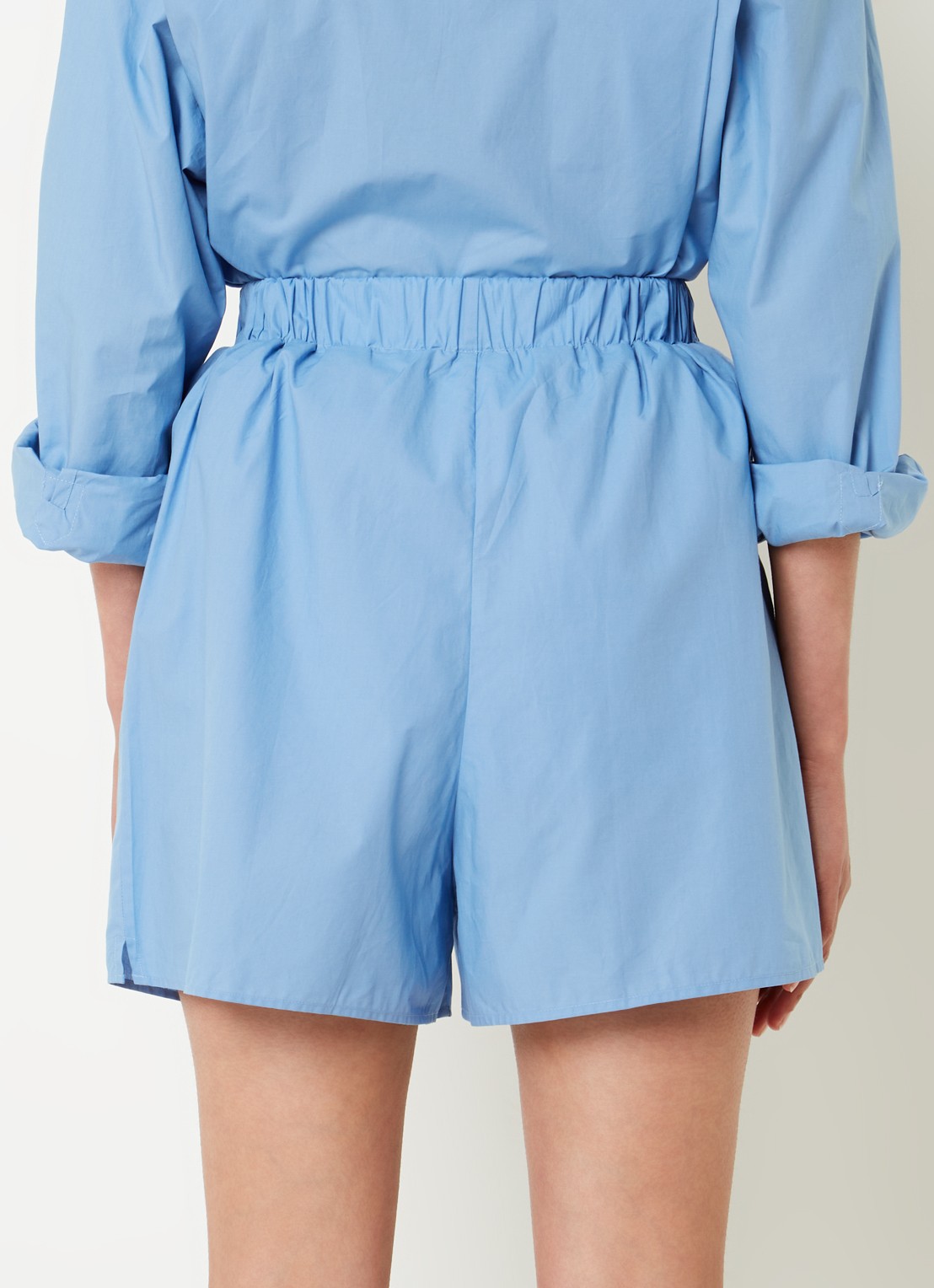 The Frankie Shop Liu high waist wide fit korte broek met elastische band - achterkant 4 blauw