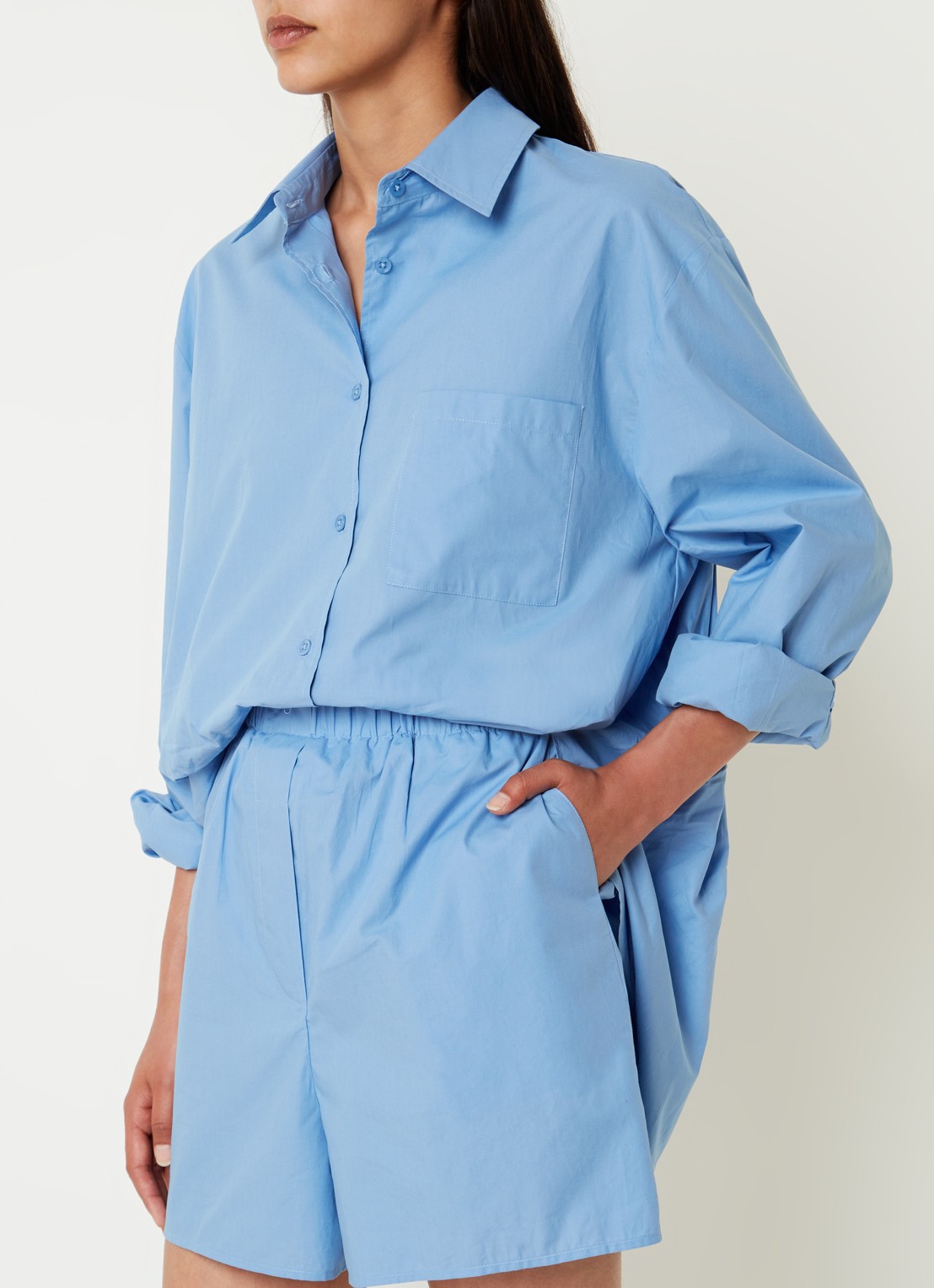 The Frankie Shop  Lui oversized blouse met borstzak  - detail 4 lichtblauw
