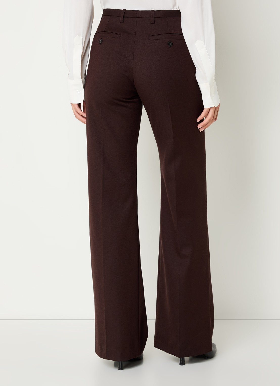 The Frankie Shop Lyra mid waist flared fit pantalon in wolblend - achterkant bruin