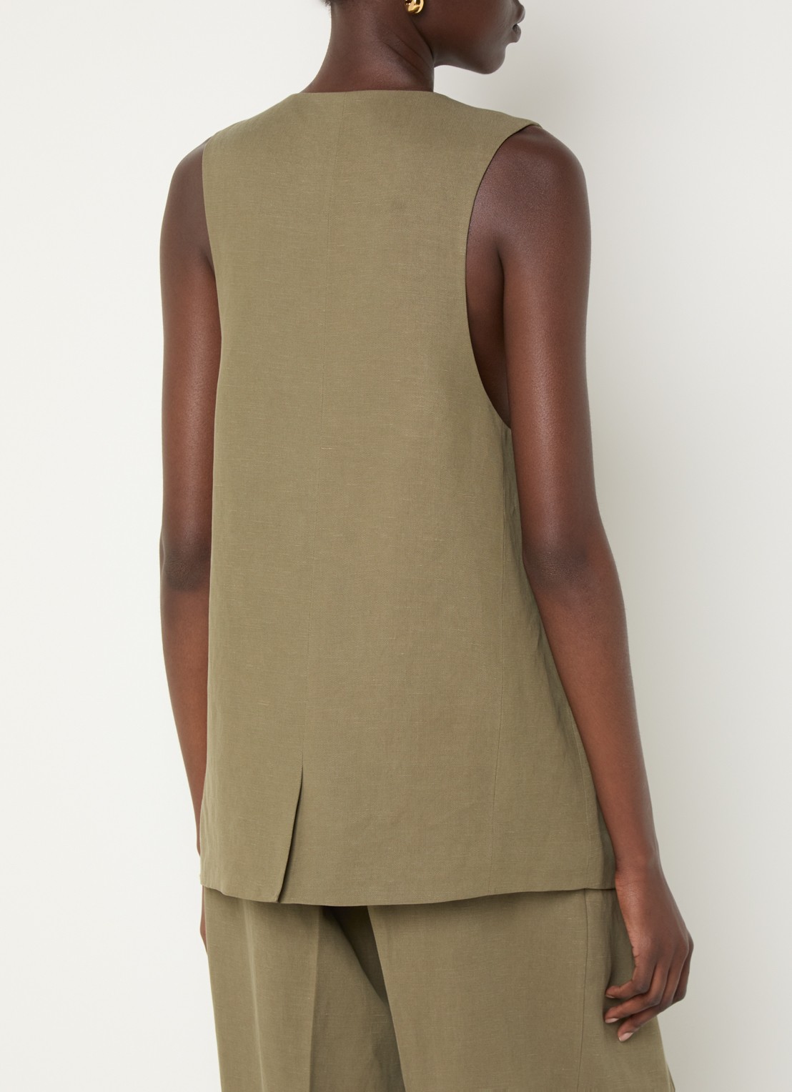 The Frankie Shop Melrose oversized gilet in linnenblend  - achterkant 2 khaki