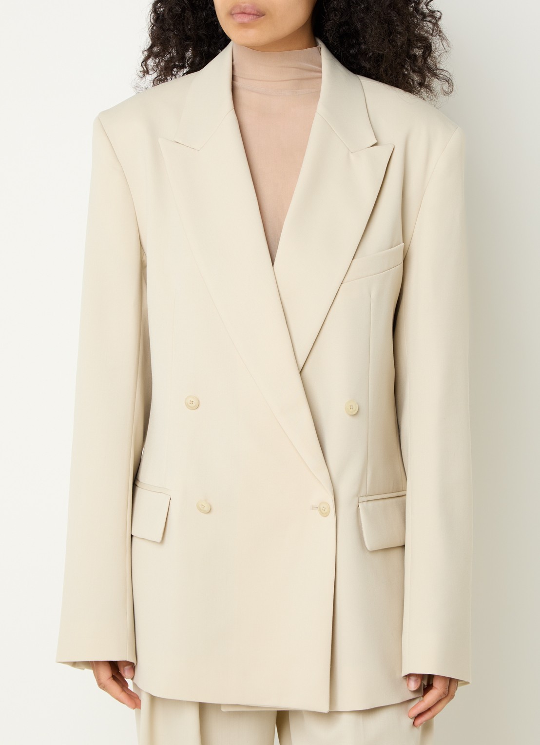 The Frankie Shop Newark double-breasted blazer in scheerwolblend met klepzakken - detail 3 creme