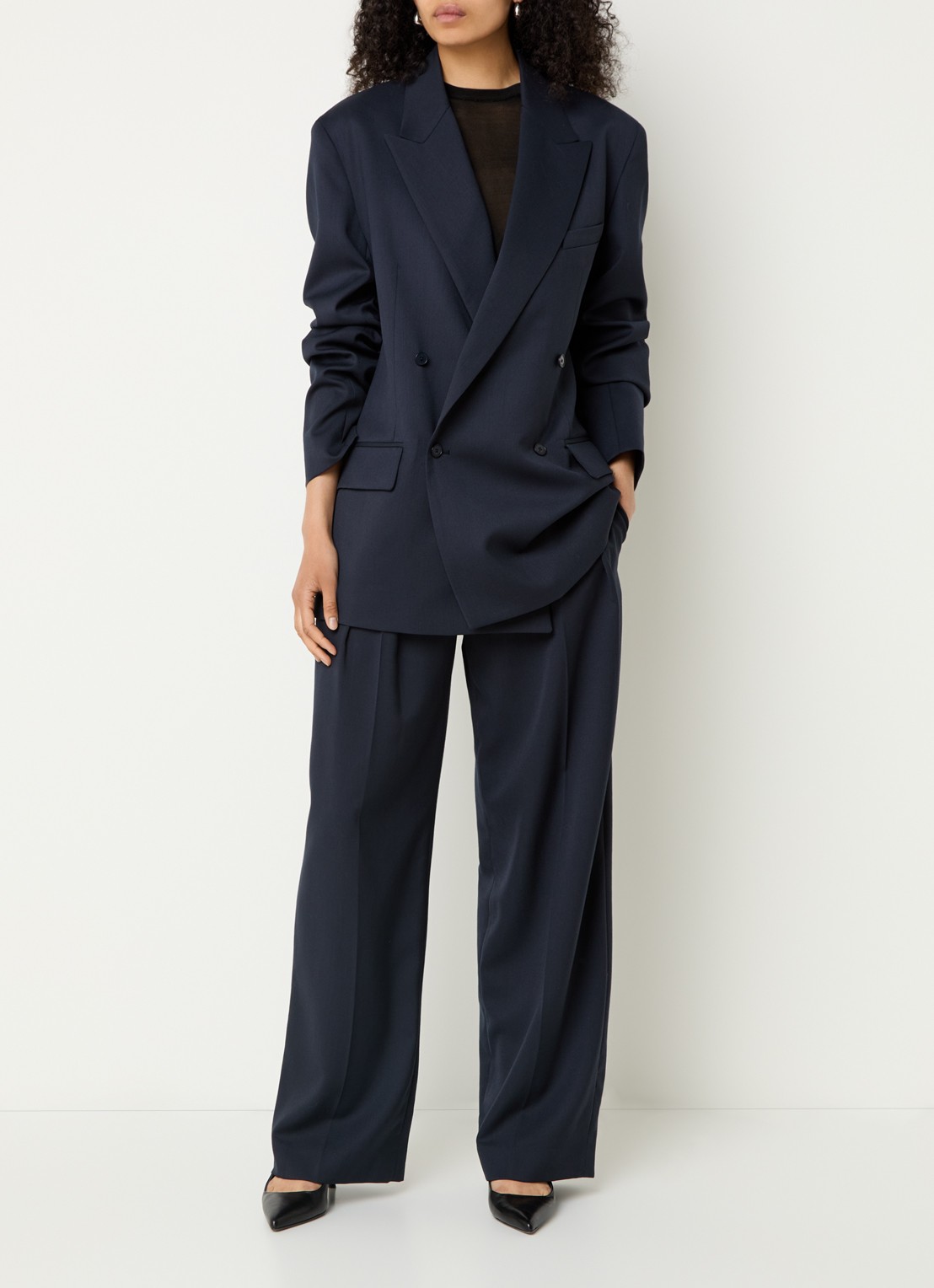 The Frankie Shop Newark double-breasted blazer in scheerwolblend met klepzakken - voorkant 2 donkerblauw