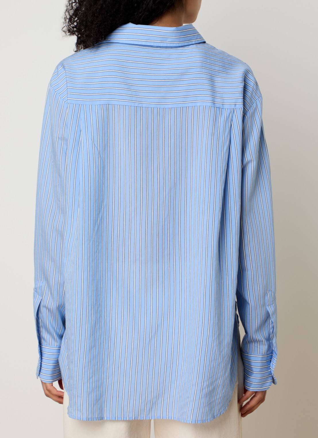 The Frankie Shop Peri Fluid blouse met streepprint - achterkant 5 blauw