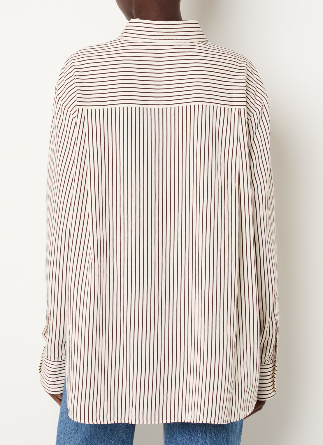 The Frankie Shop Peri oversized blouse  met streepprint - achterkant 3 creme
