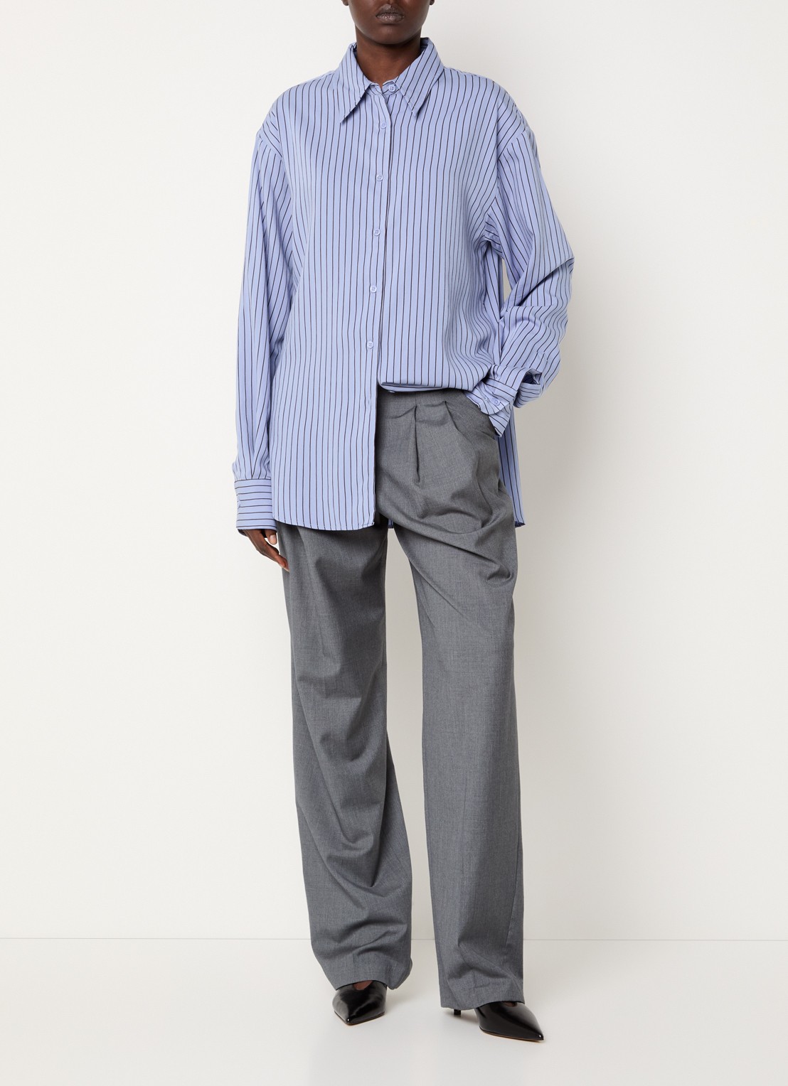 The Frankie Shop Peri oversized blouse  met streepprint - voorkant 3 lavendel