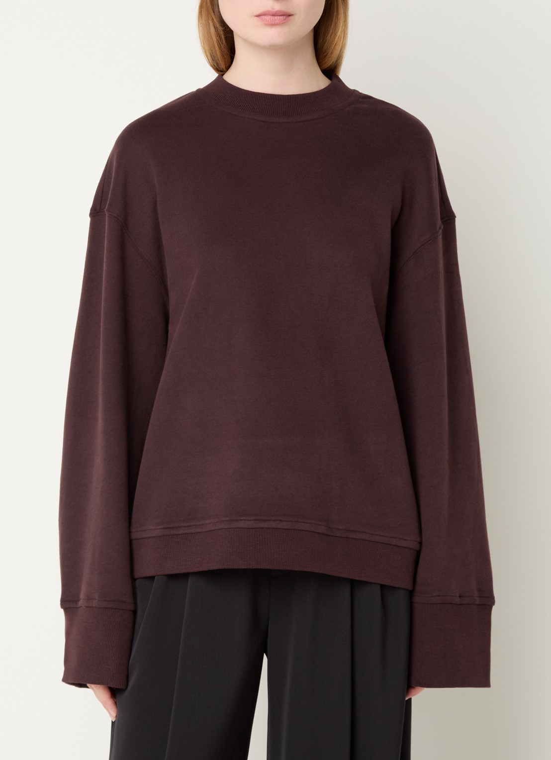 The Frankie Shop Talia sweater met ronde hals - detail 4 aubergine