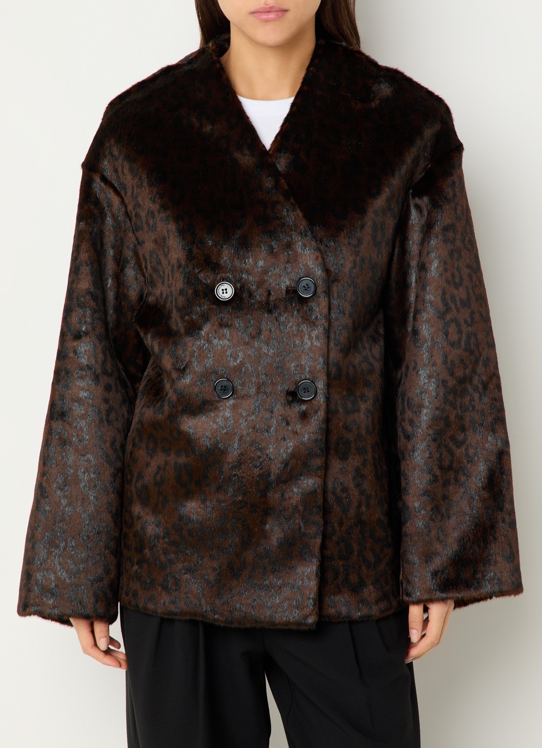 The Frankie Shop Valentina jack van imitatiebont met panterprint - detail 4 donkerbruin