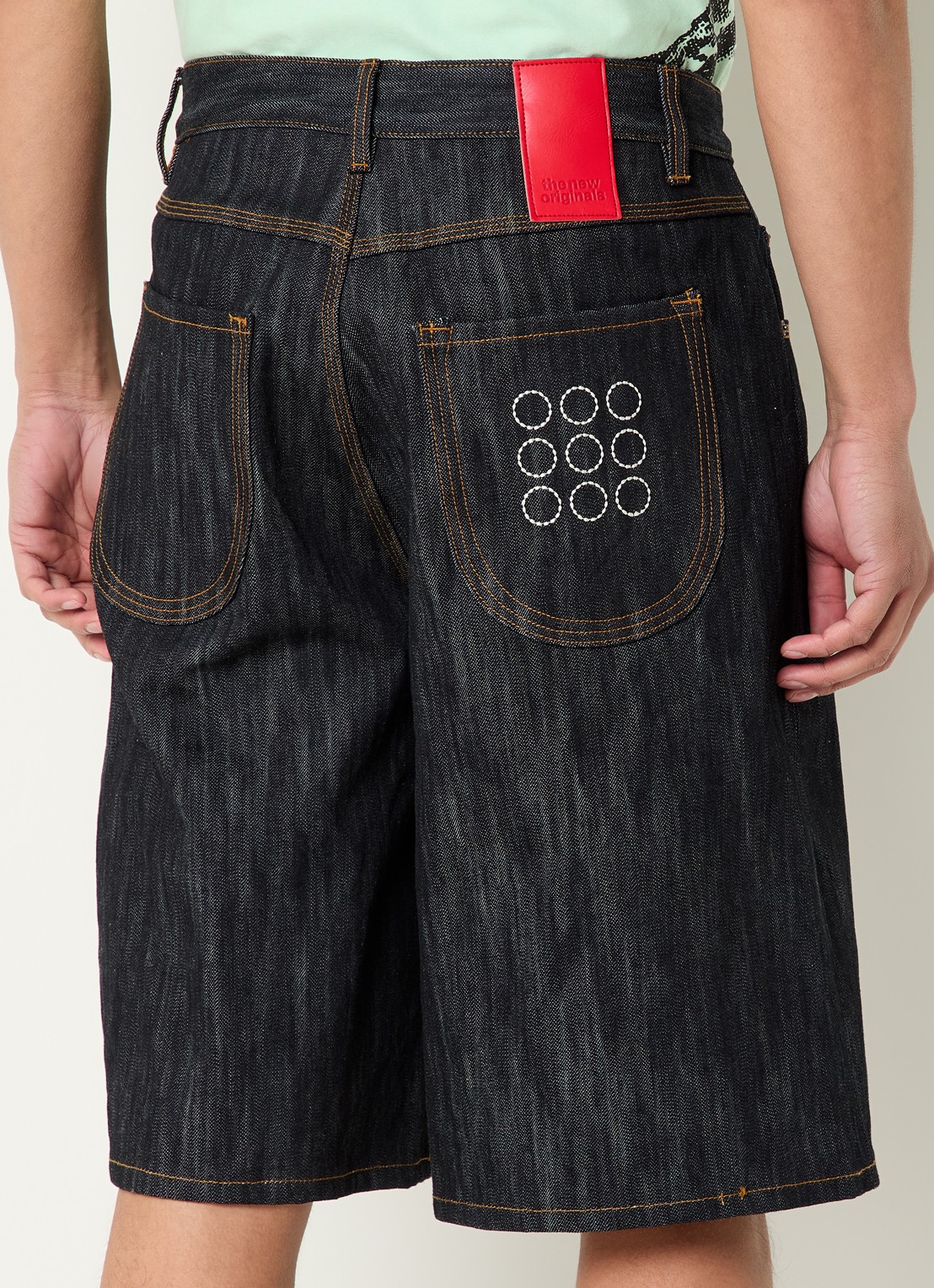 The New Originals 9-Dots straight fit korte broek van denim - achterkant 4 indigo