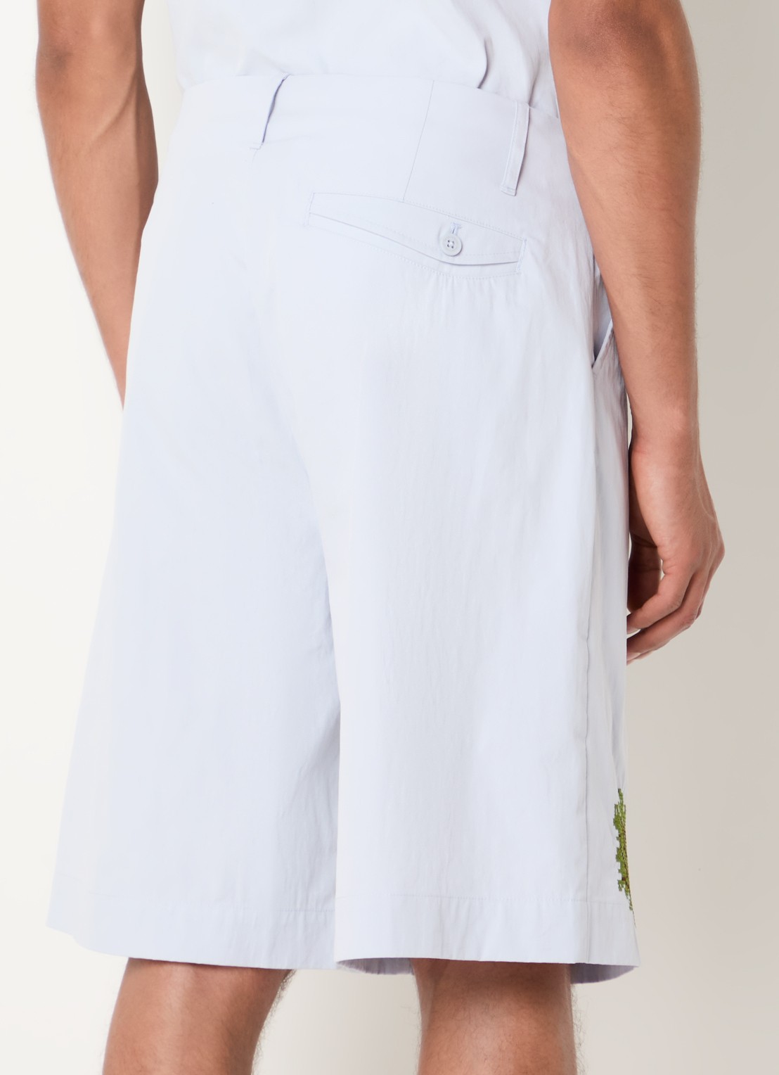 The New Originals Block Party loose fit korte broek met borduring en steekzakken - achterkant 3 lichtblauw