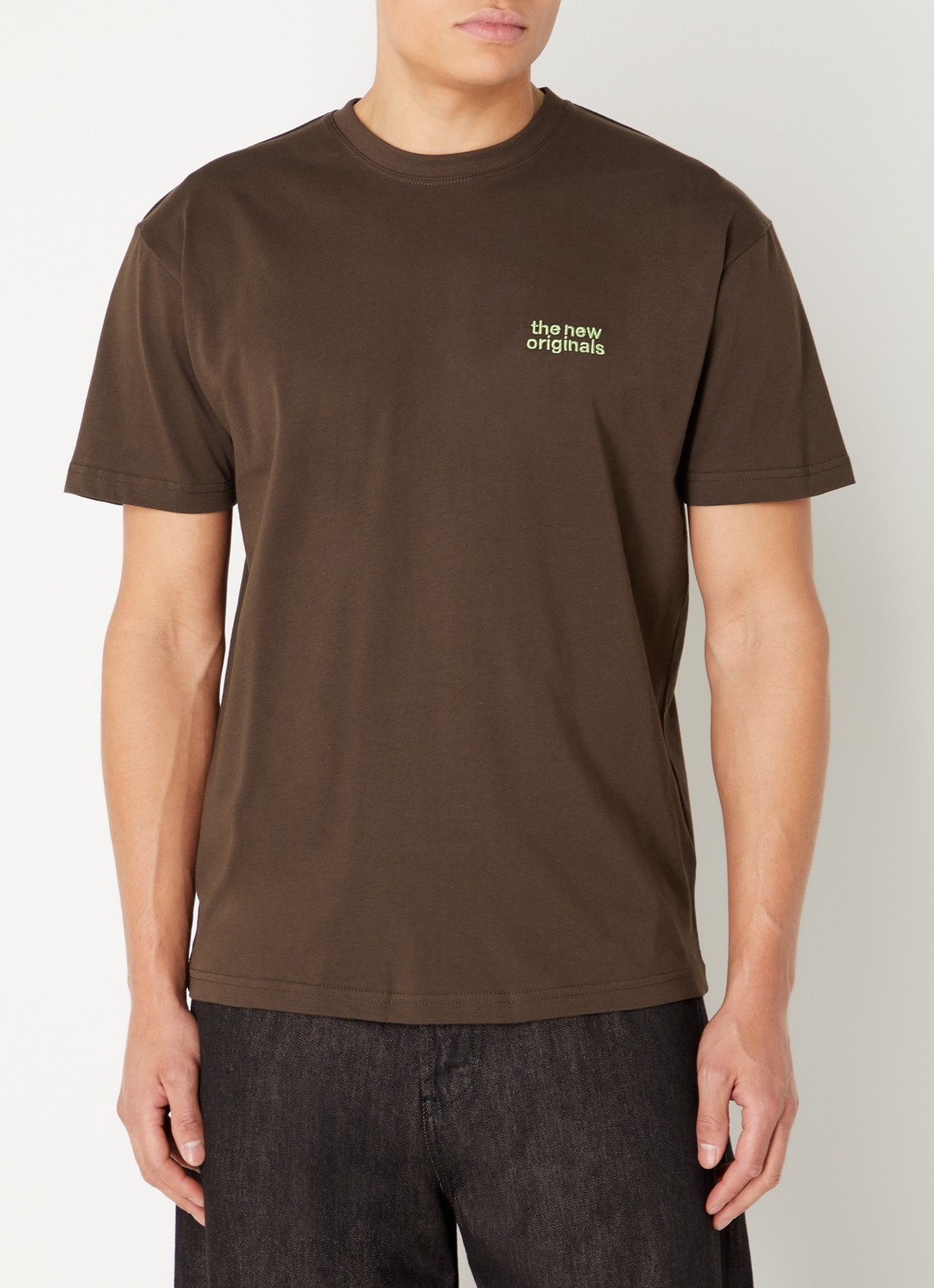 The New Originals Catna T-shirt met front- en backprint - achterkant 4 donkerbruin