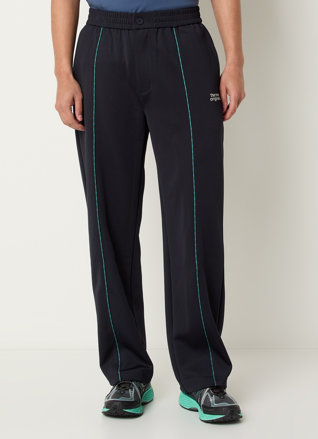 The New Originals Emblem straight fit trackpants met steekzakken en logo - detail 4 donkerblauw