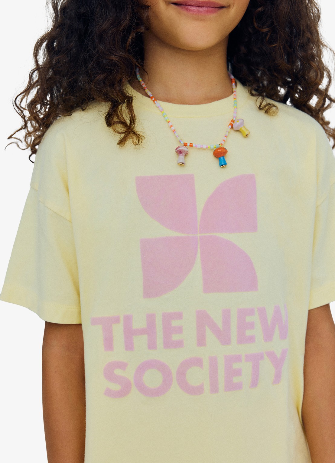 The New Society T-shirt met flock logoprint - detail 3 geel