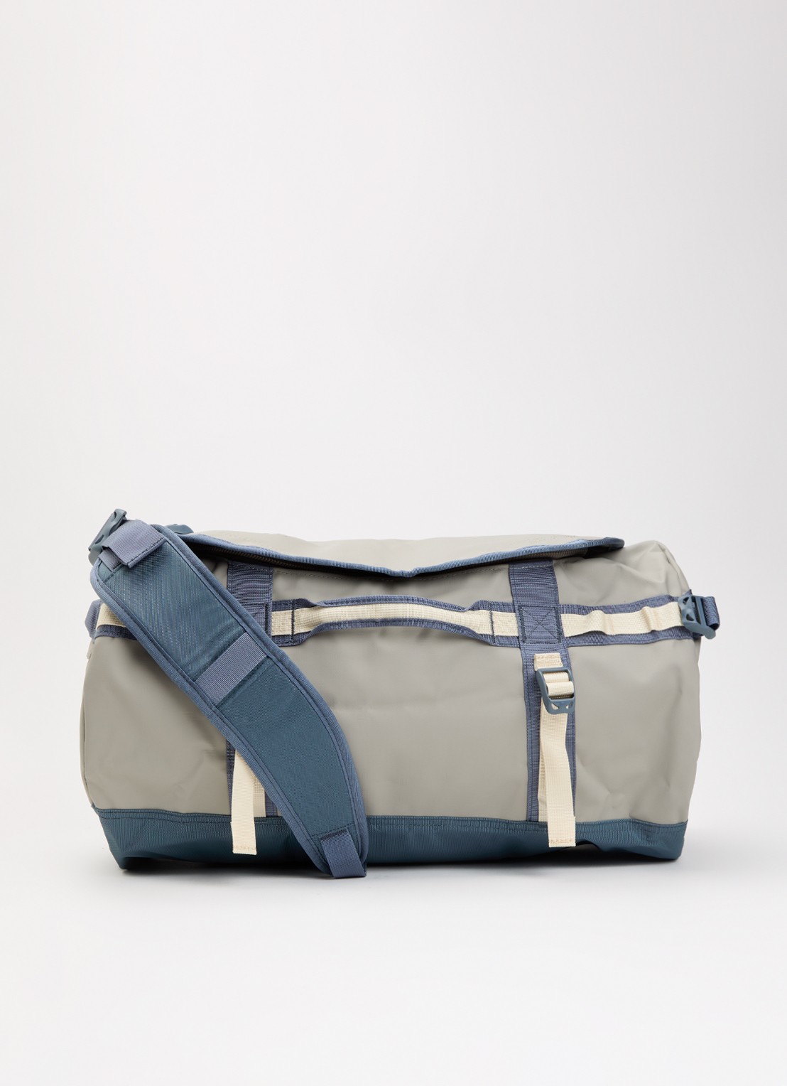 The North Face Base Camp Duffel S weekendtas met verstelbare schouderriem - voorkant 4 blauwgrijs