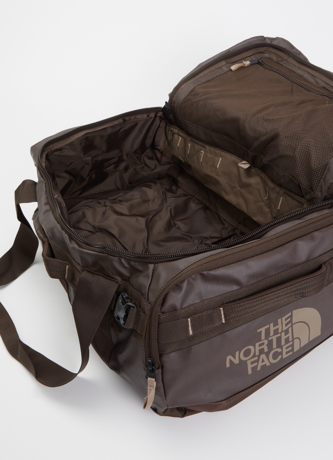 The North Face Base Camp Voyager 42L weekendtas met 15 inch laptopvak - detail 3 donkerbruin