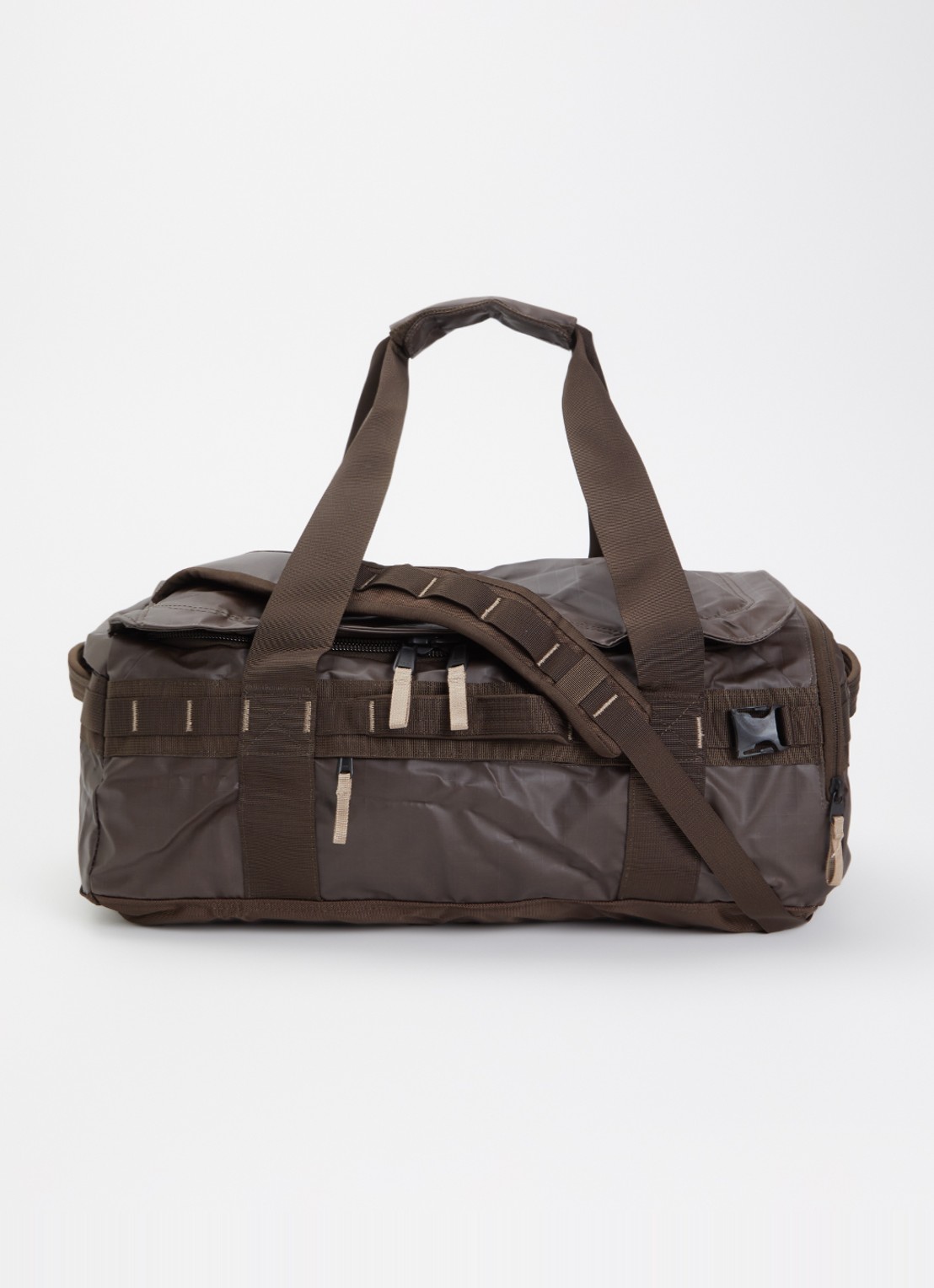 The North Face Base Camp Voyager 42L weekendtas met 15 inch laptopvak - voorkant 2 donkerbruin