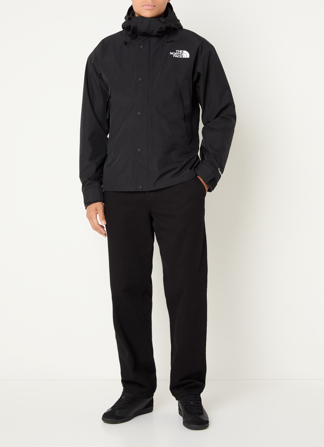 The North Face Gtx windjack met capuchon en ritszakken - voorkant 4 zwart