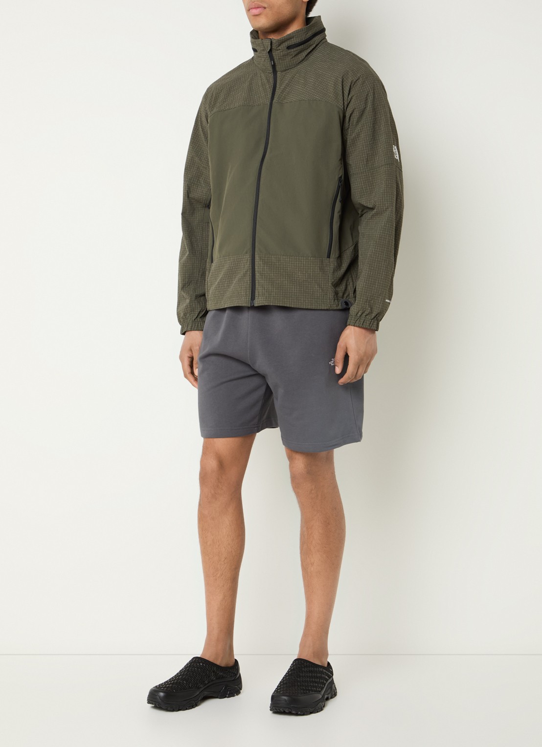 The North Face Jack met ruitdessin en ritszakken - voorkant 3 olijfgroen