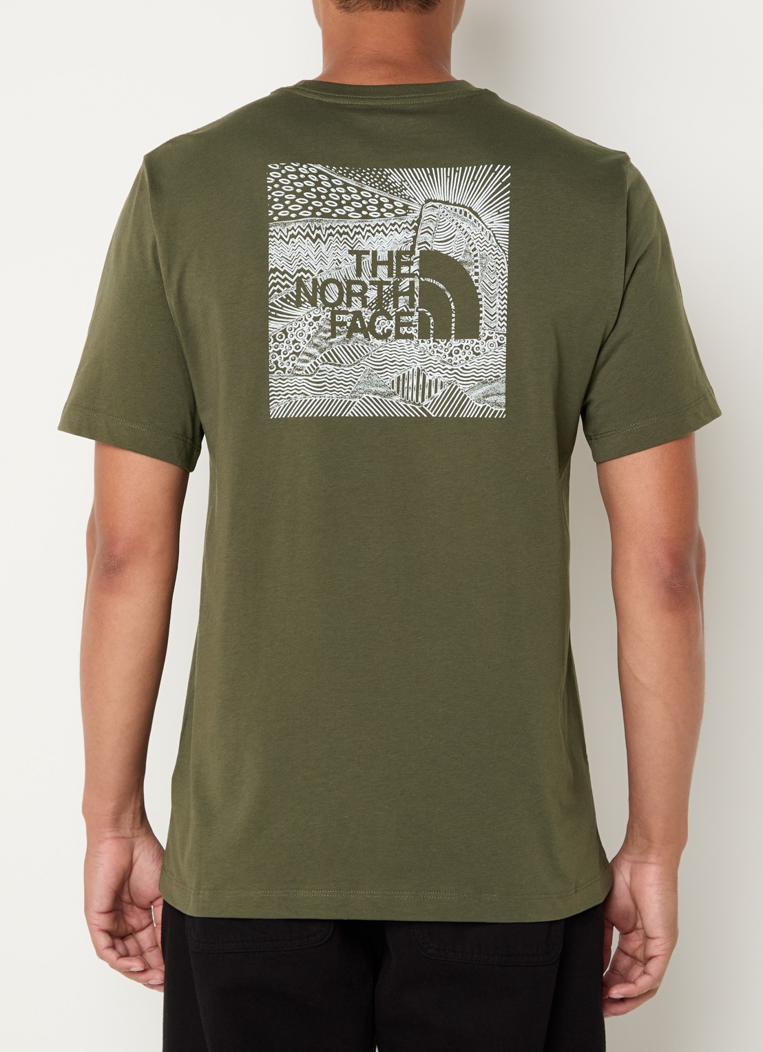 The North Face NSE Box Celebration T-shirt met logo- en backprint - detail 2 bronsgroen