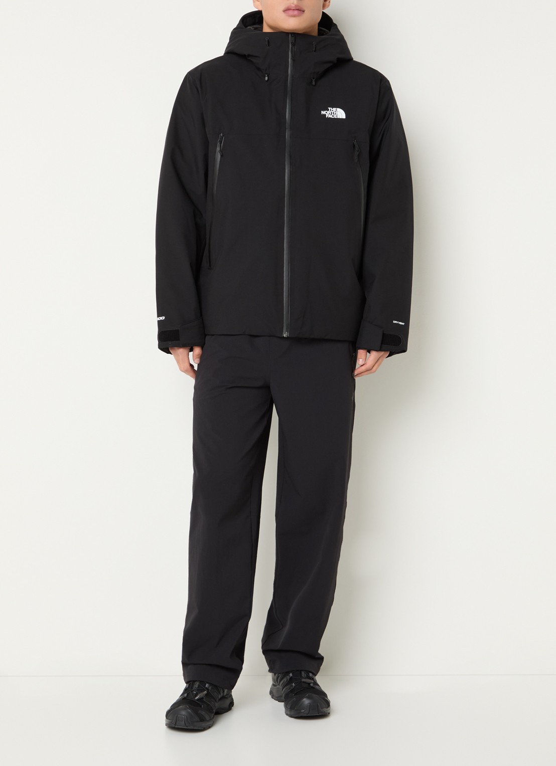 The North Face Range gewatteerd jack met donsvulling en capuchon - voorkant 3 zwart