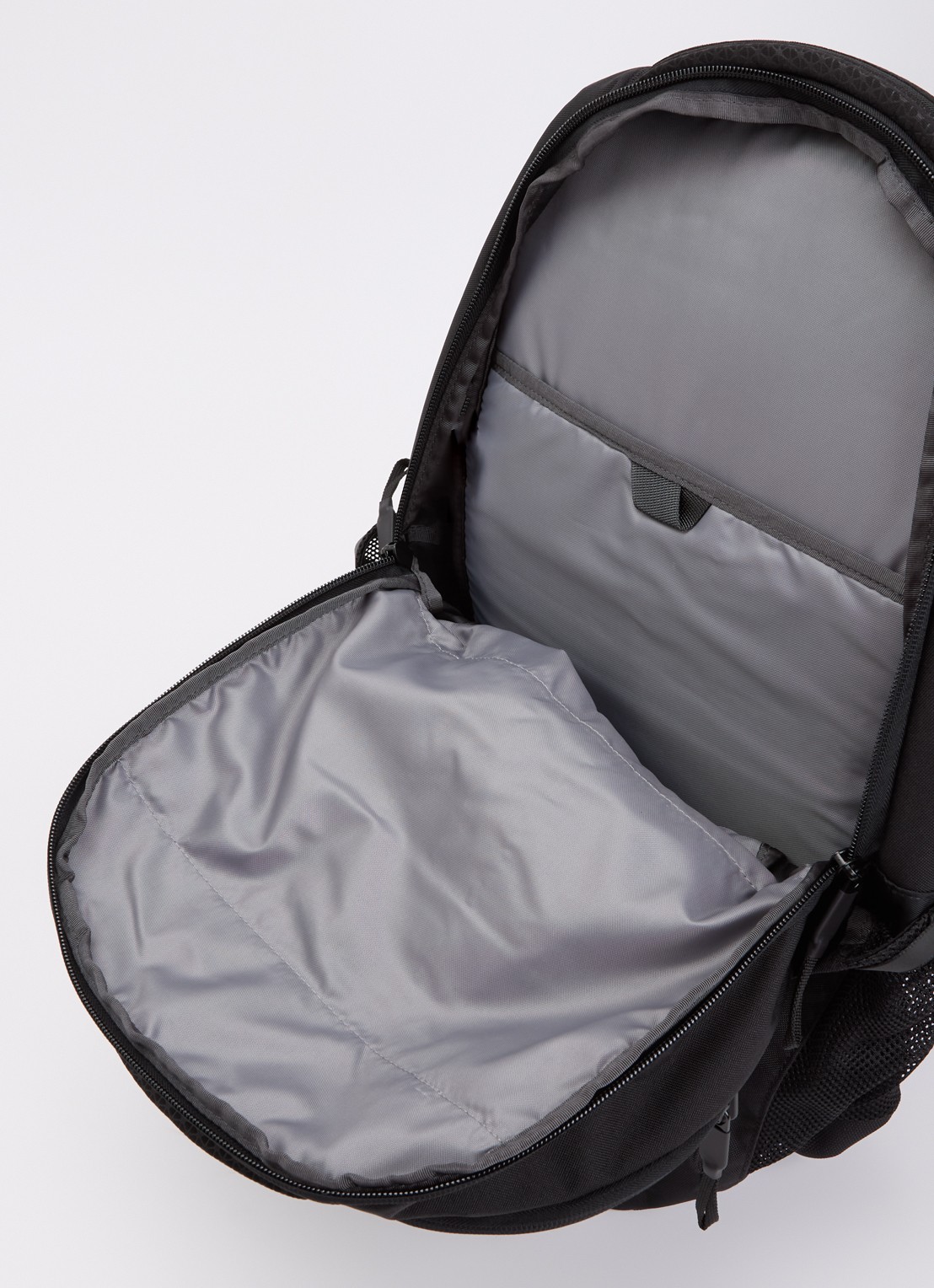 The North Face Vault rugzak met 15 inch laptopvak - detail 3 zwart
