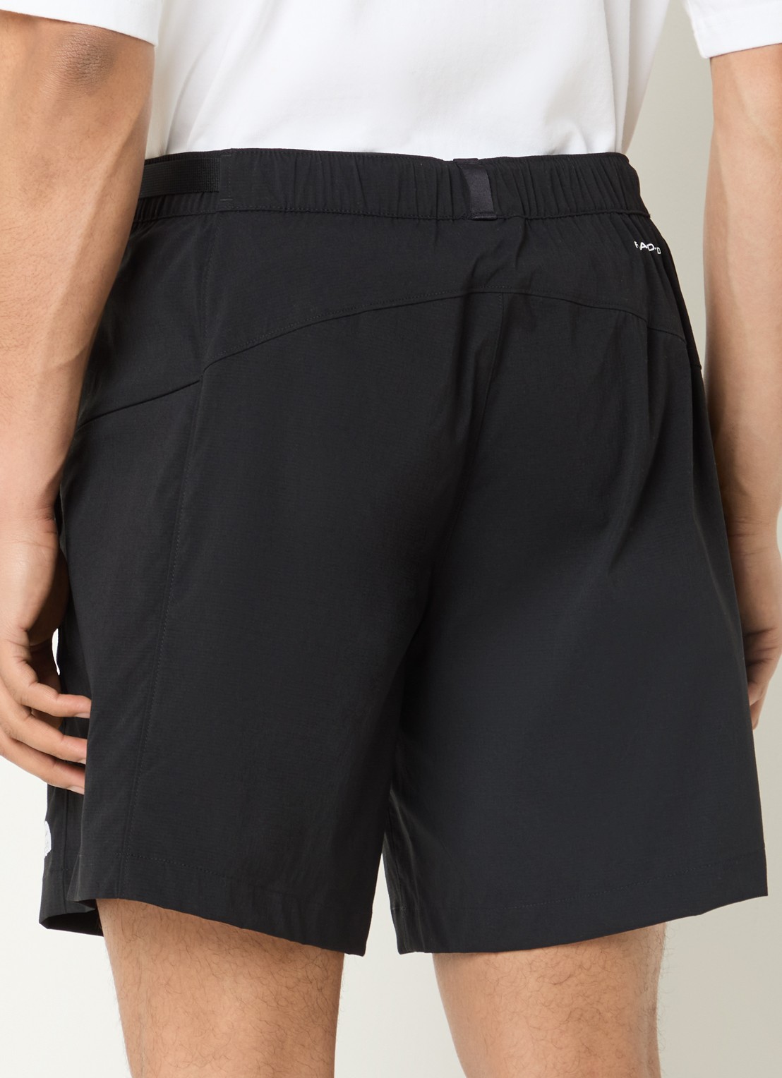 The North Face Wide fit korte broek met logoborduring - achterkant 4 zwart