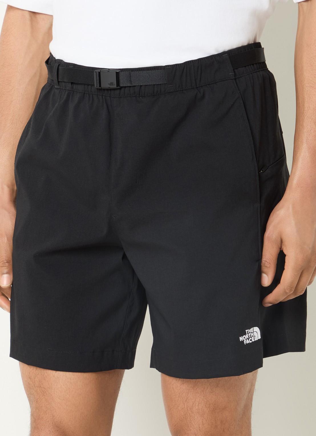 The North Face Wide fit korte broek met logoborduring - detail zwart