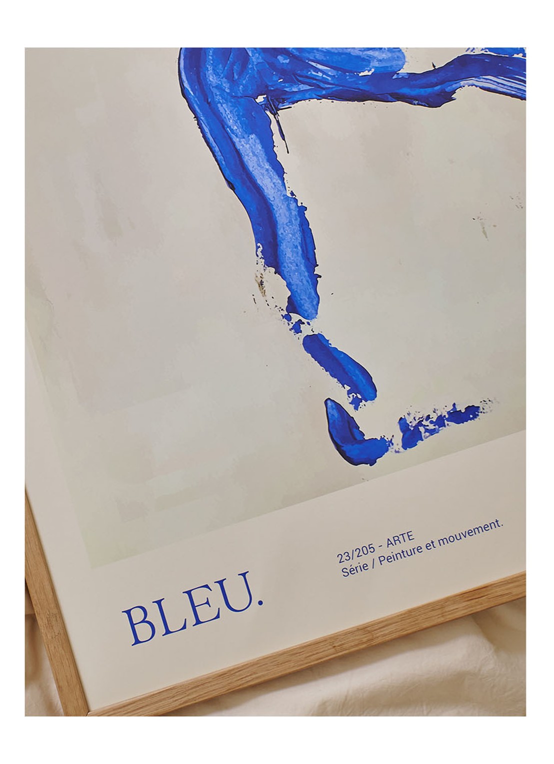 THE POSTER CLUB Caro Bleu, Lucrecia Rey print - detail blauw