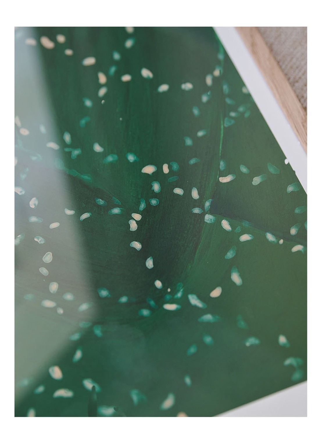 THE POSTER CLUB Coffee Alone At Place De Clichy, Sofia Lind print - detail 3 groen