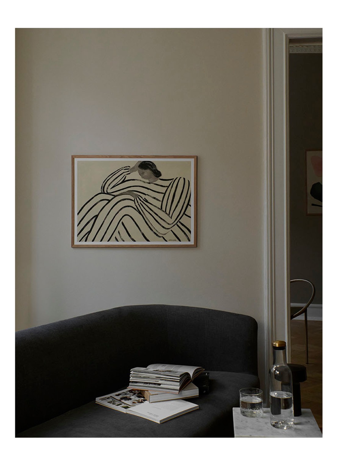THE POSTER CLUB Waiting, Sofia Lind print - voorkant 2 beige