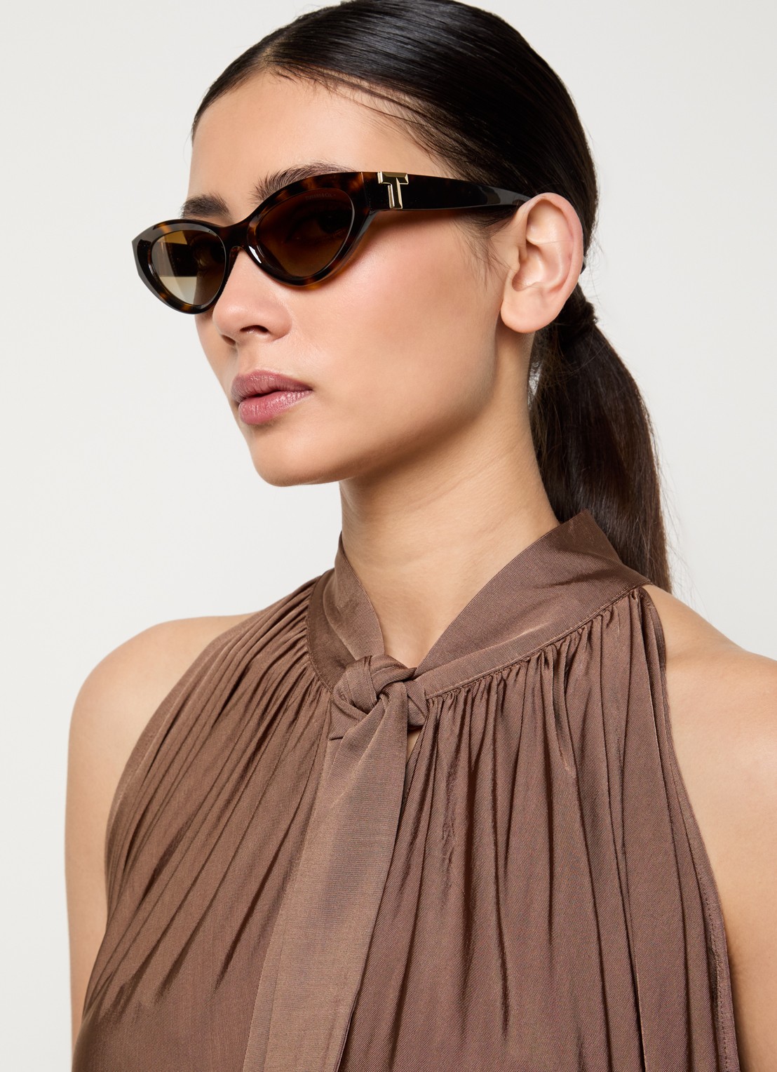 Tiffany & Co. Cat Eye zonnebril gepolariseerd TF4225U - voorkant 5 donkerbruin