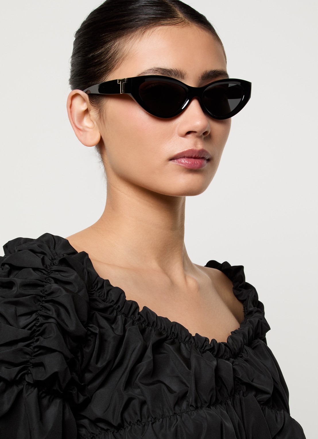 Tiffany & Co. Cat Eye zonnebril TF4225U - voorkant 2 zwart