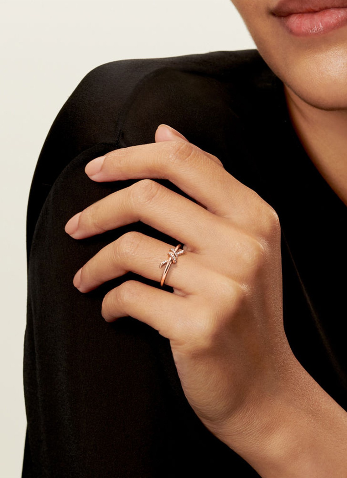 Tiffany & Co. Tiffany Knot ring van 18 karaat roségoud met diamant 10987 - detail 3 undefined