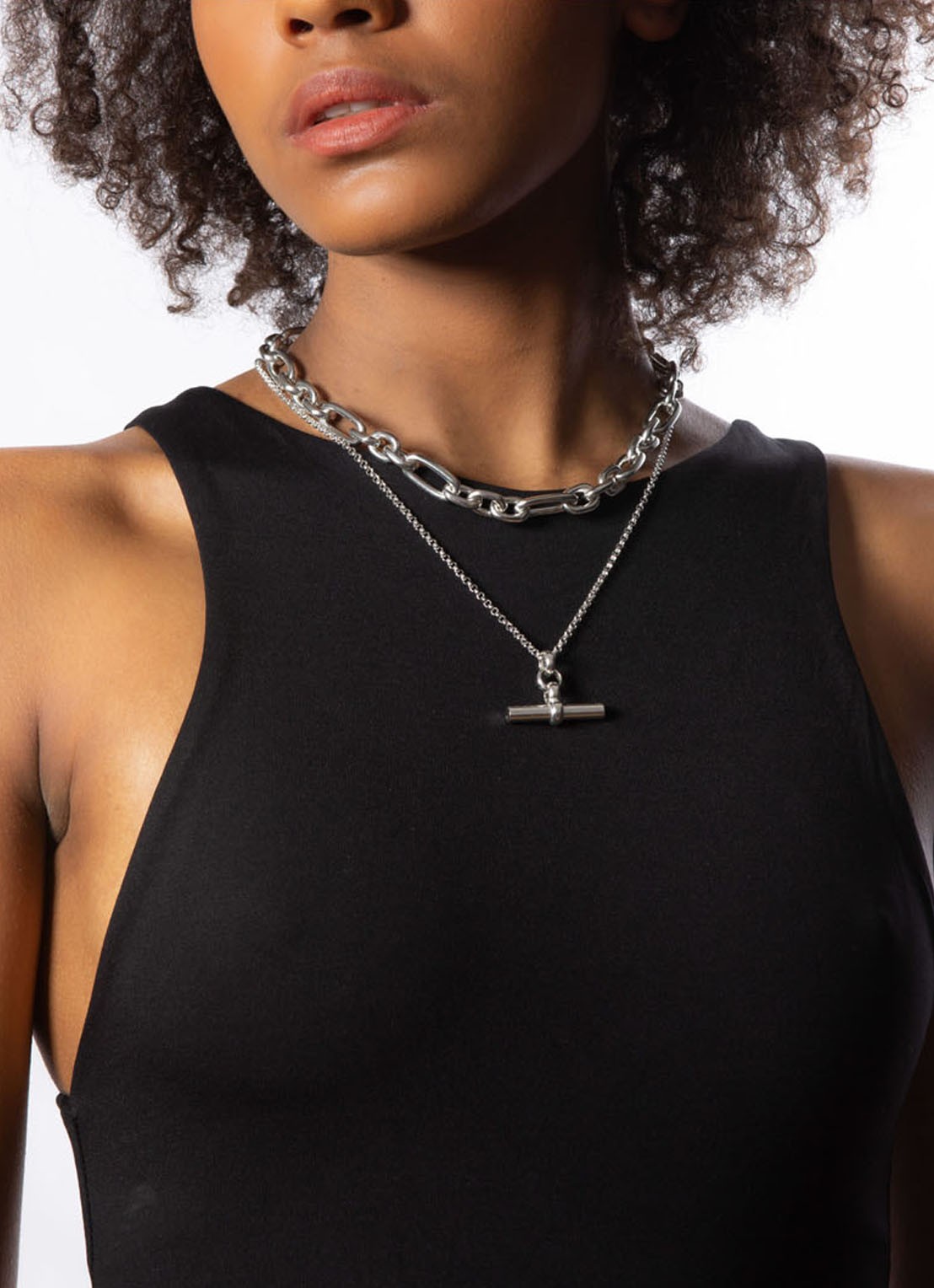 Tilly Sveaas Small T-Bar ketting van zilver - voorkant 2 zilver