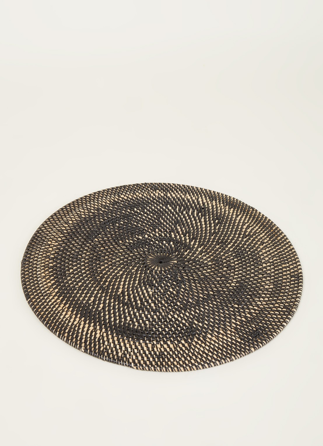 Tiseco Rattan placemat 36 cm  - voorkant 3 zwart