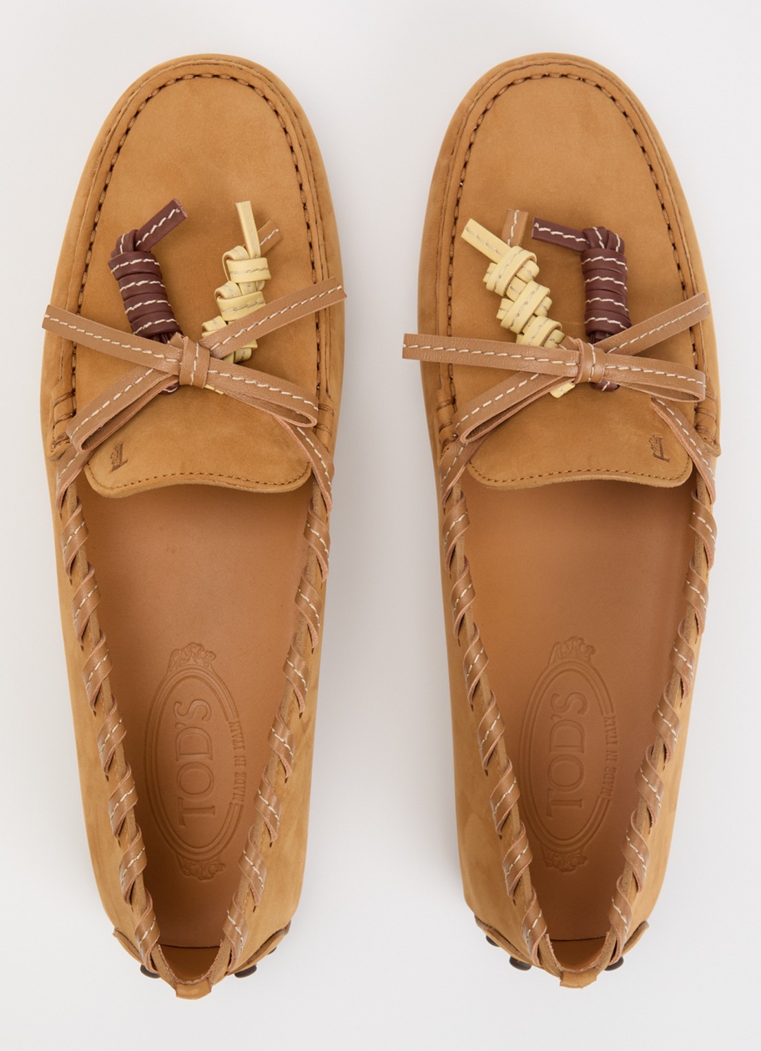 Tod's Gommino 22L mocassin van suède met gevlochten details - detail 4 camel