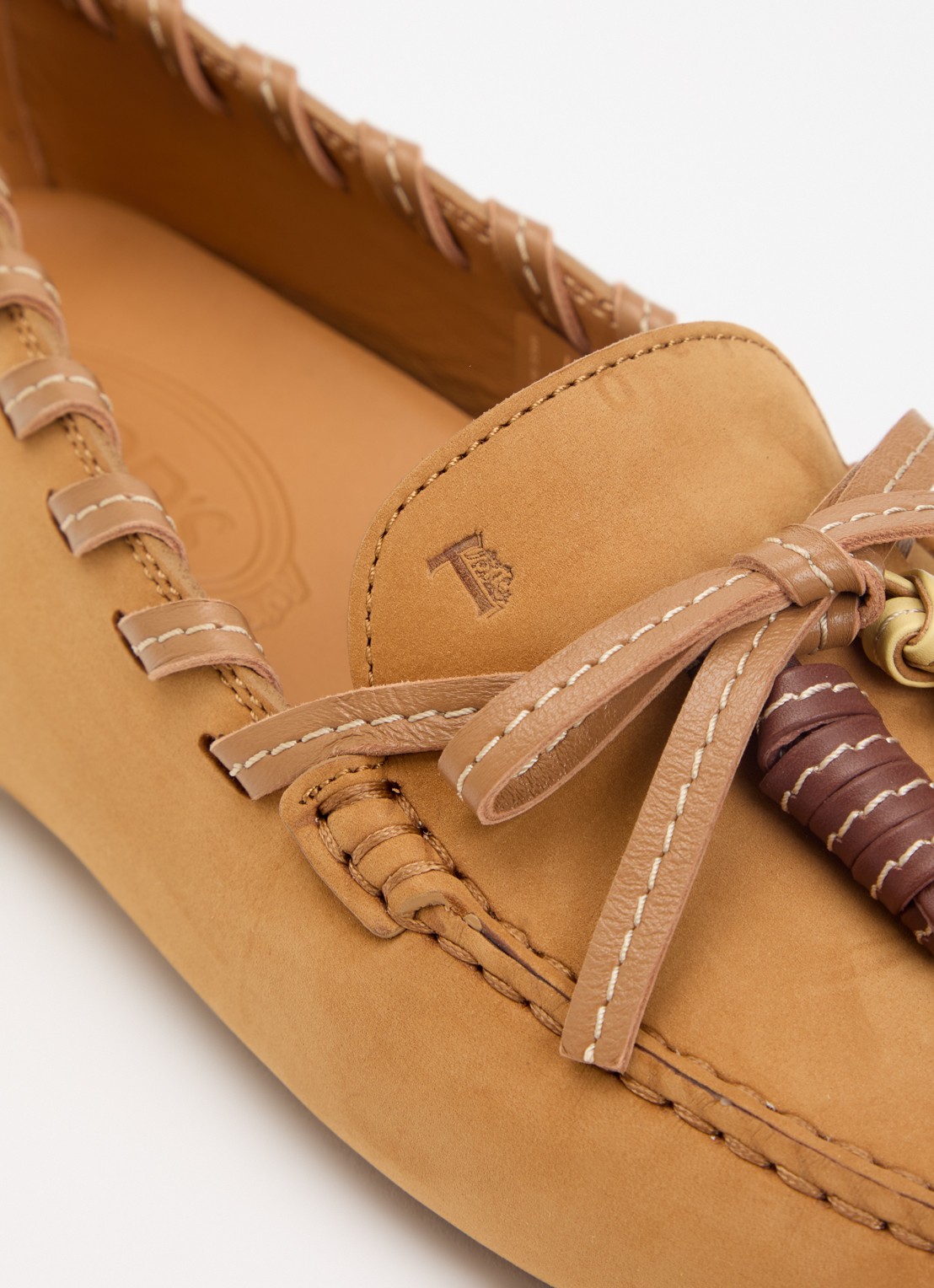 Tod's Gommino 22L mocassin van suède met gevlochten details - detail 6 camel