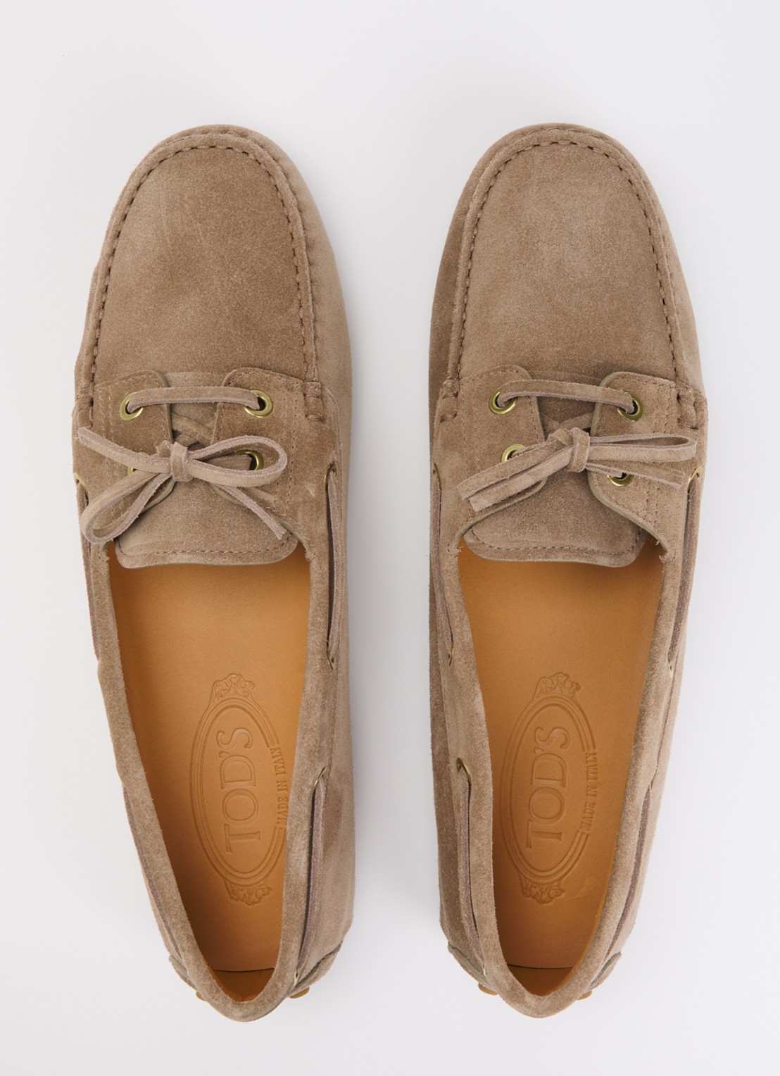 Tod's Gommino mocassin van kalfssuède - detail 2 lichtbruin