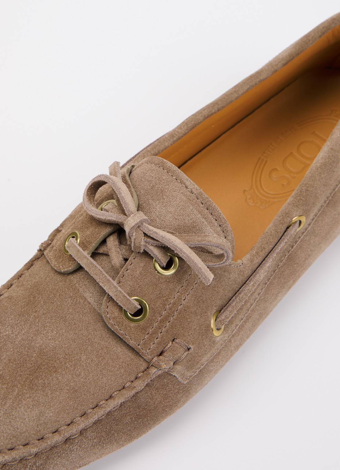Tod's Gommino mocassin van kalfssuède - detail 4 lichtbruin