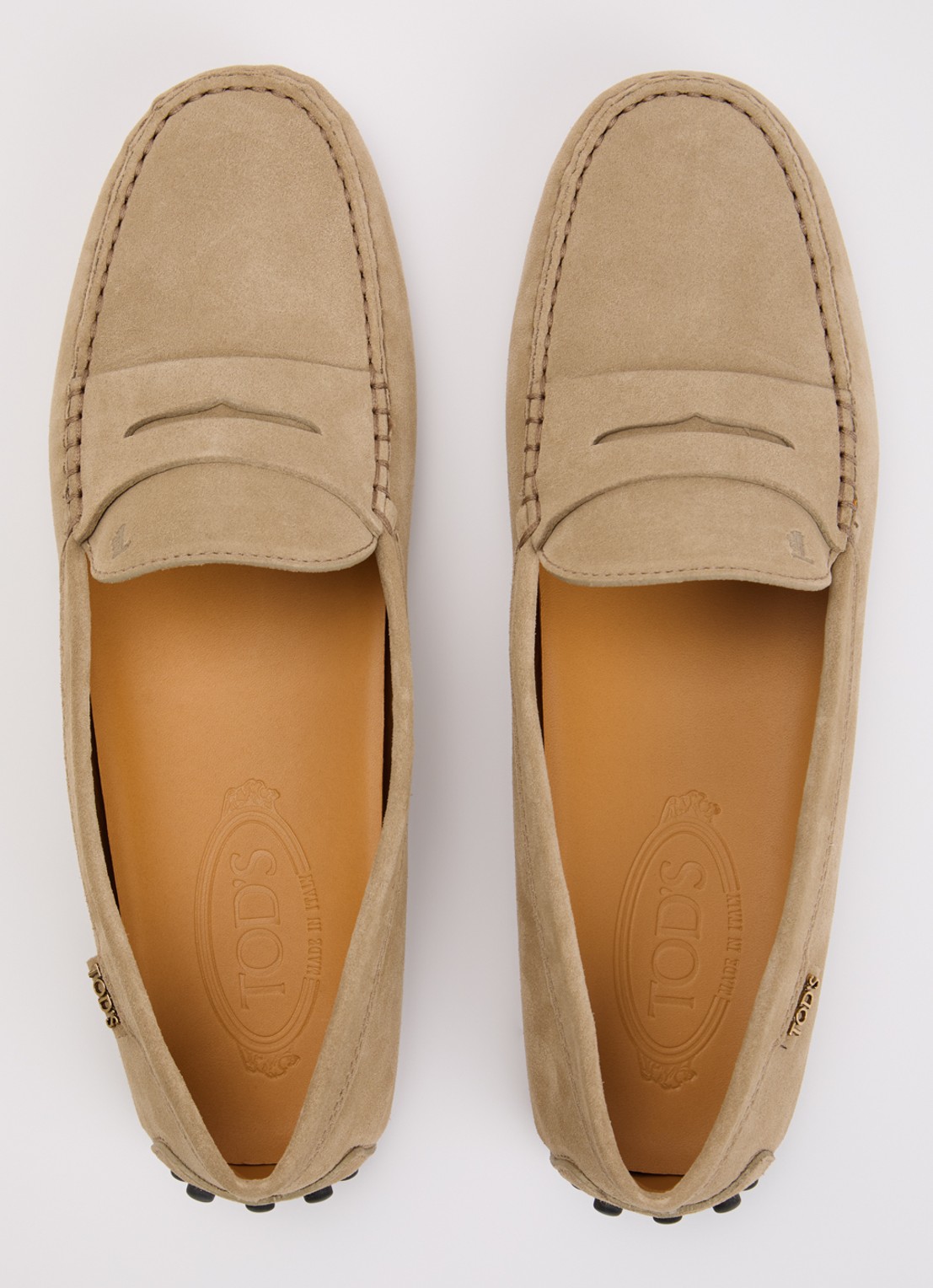 Tod's Gommino mocassin van kalfssuède - detail 4 beige