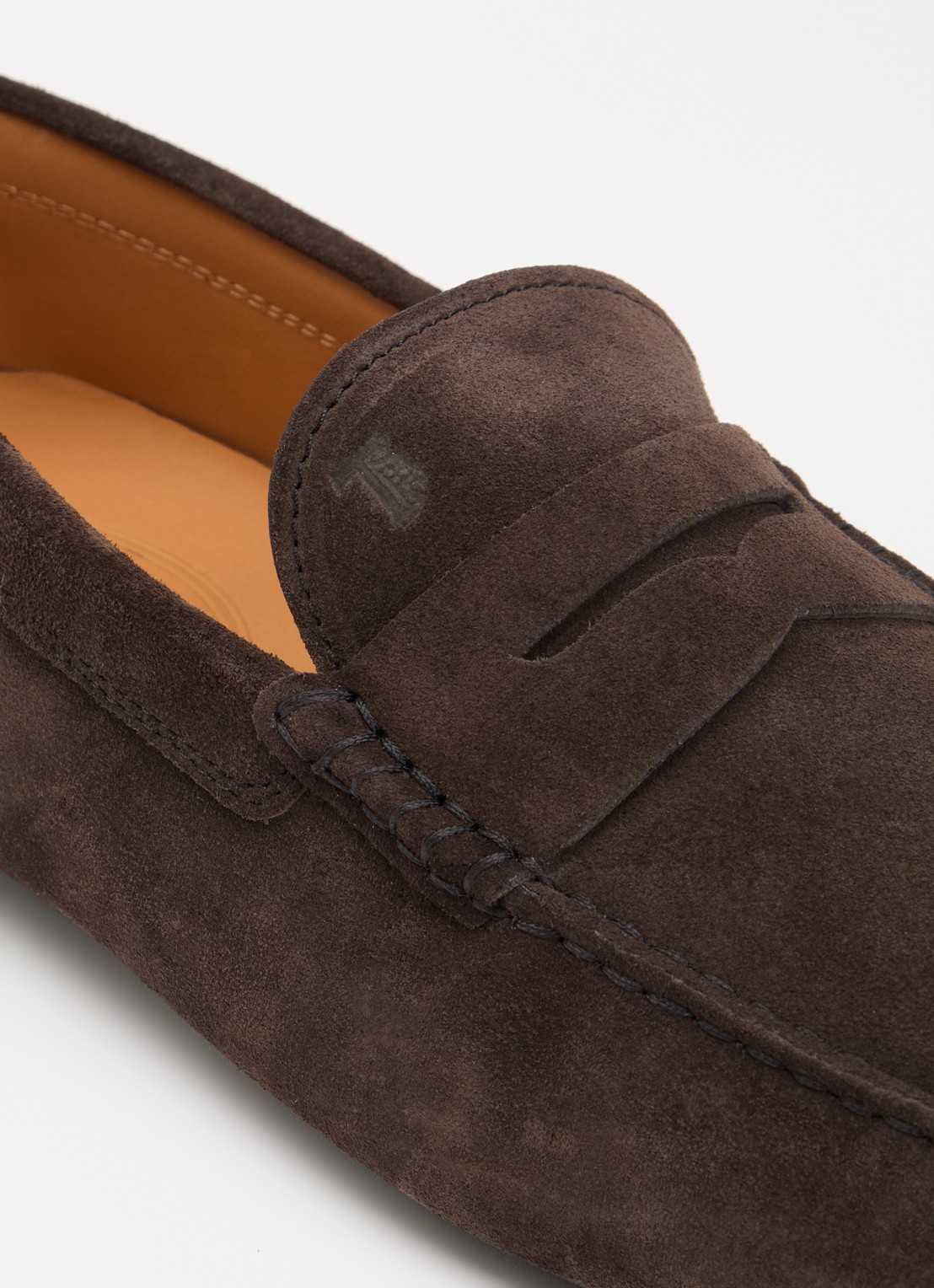 Tod's Gommino mocassin van suède - detail 4 donkerbruin